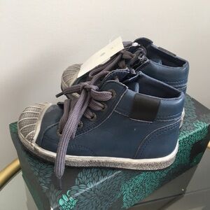 Kids Navy High-Top Sneakers - Stylish Everyday Shoe